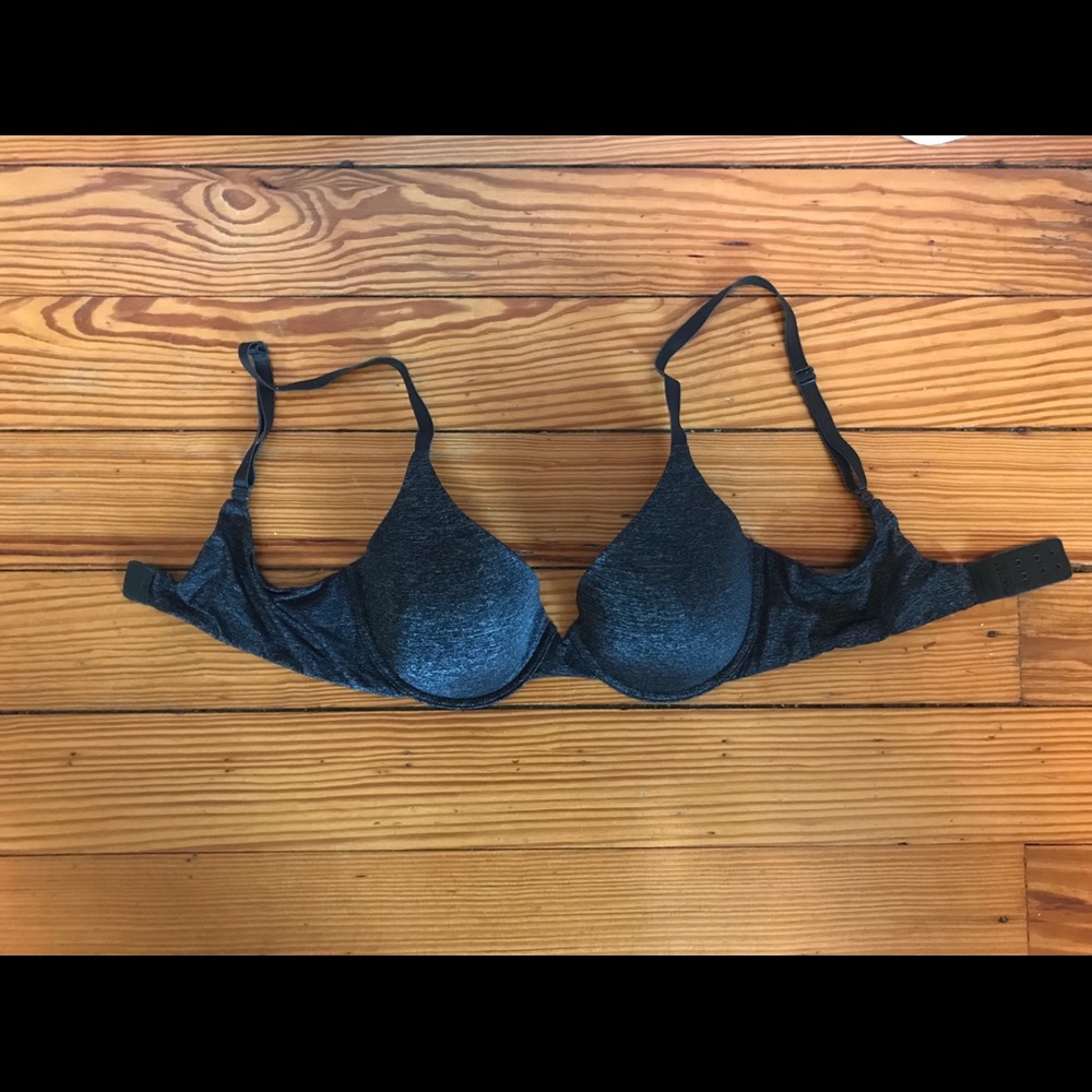 Victoria’s Secret 32C bra